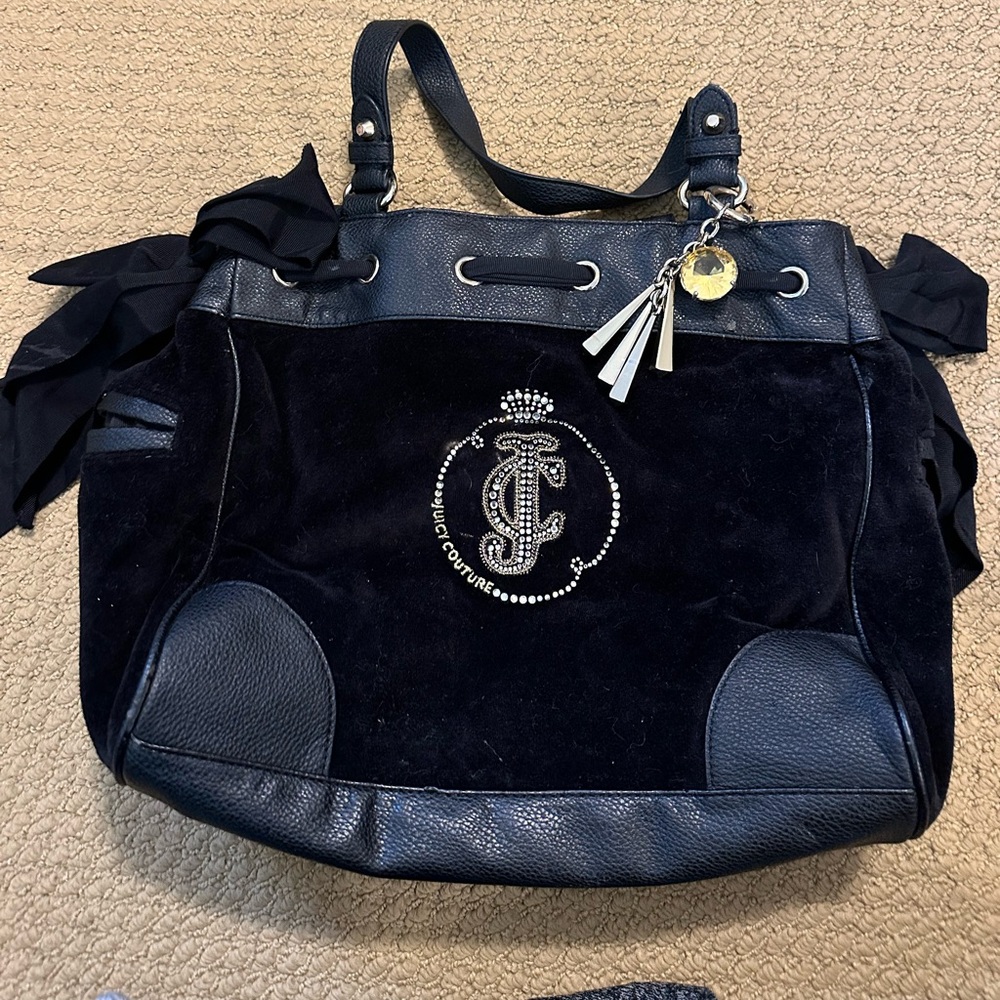 Juicy couture purse with bows and keychain